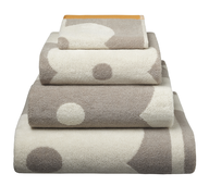 bath towel dots pallets